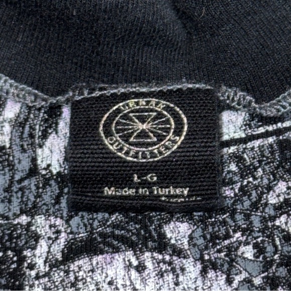 Urban outfitters Seek Destiny Split Black Graphic Long Sleeve Top size large - Picture 9 of 15